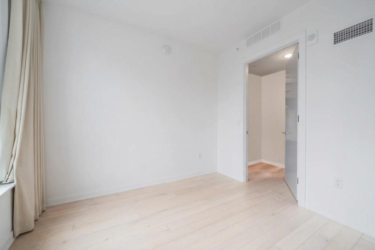 155 BAY ST #2008