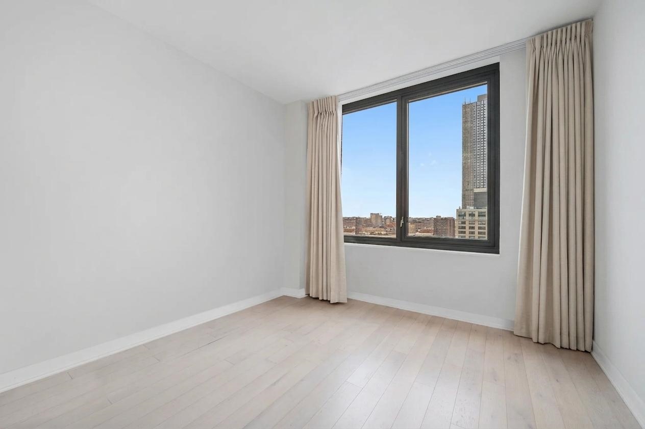 155 BAY ST #2008