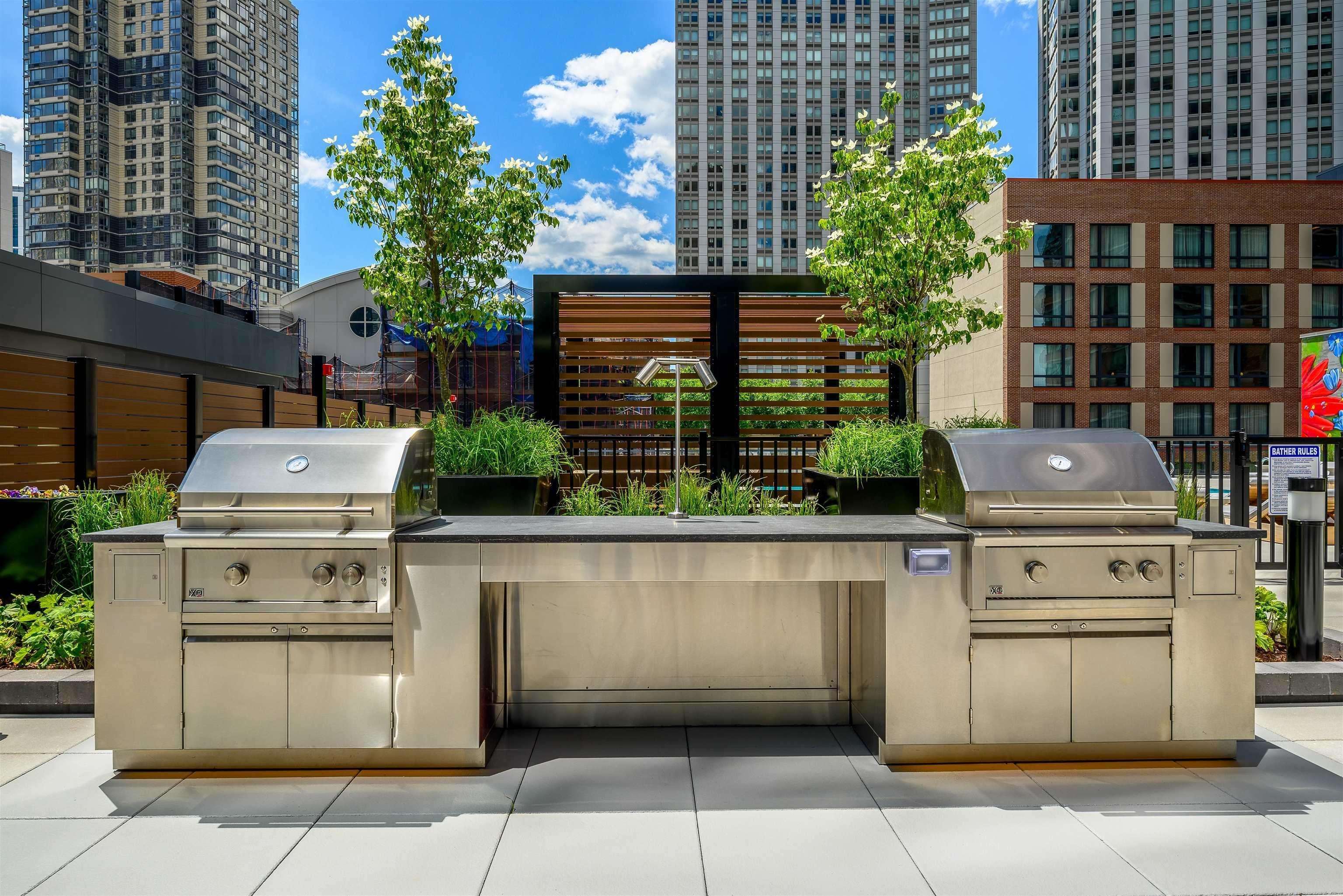155 BAY ST #2008