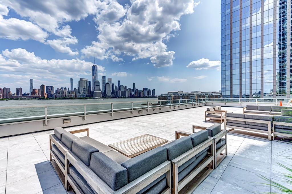 2 2ND ST #3805