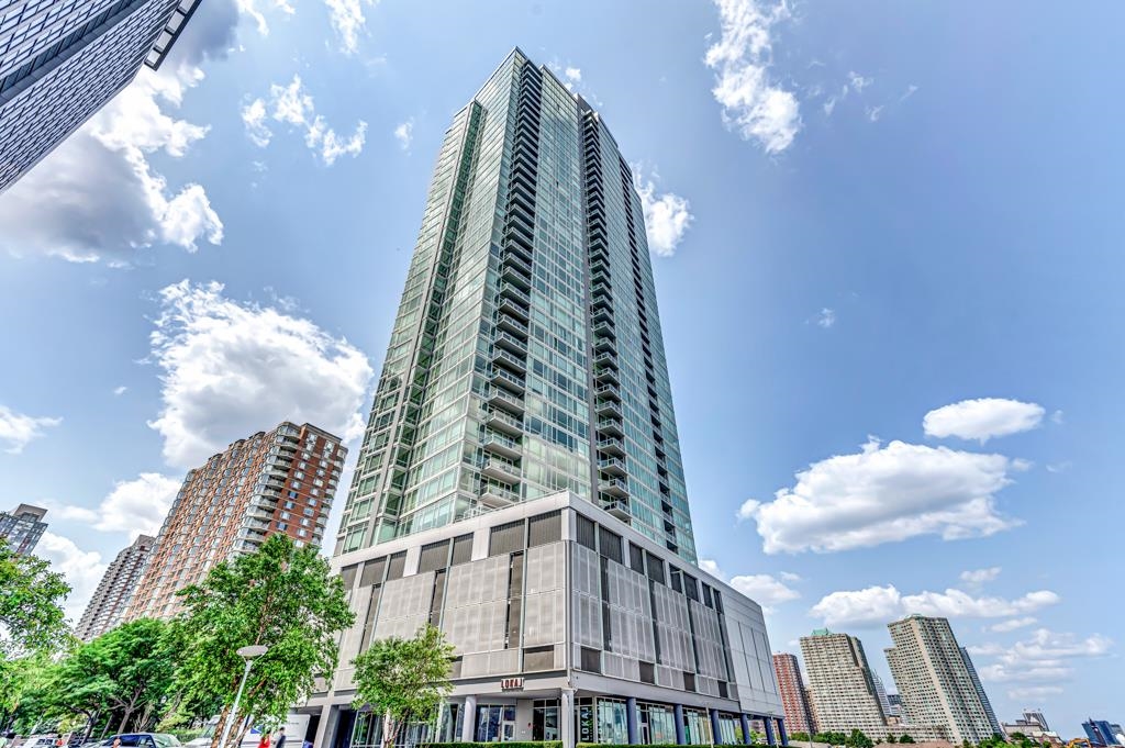 2 2ND ST #3805