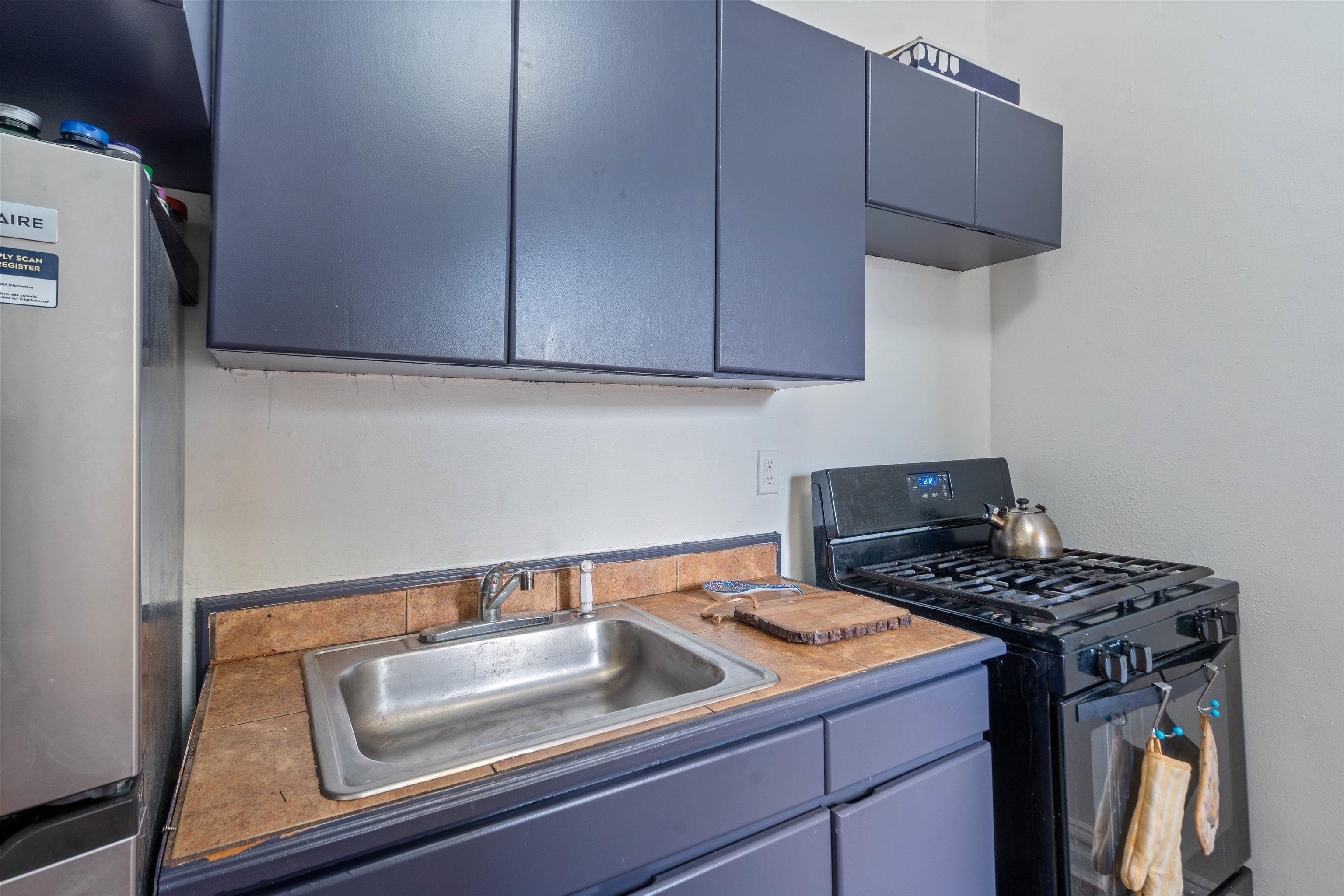 270 HARRISON AVE - Photo 4
