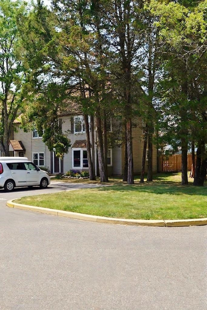 8 COLONIAL CT - Photo 2