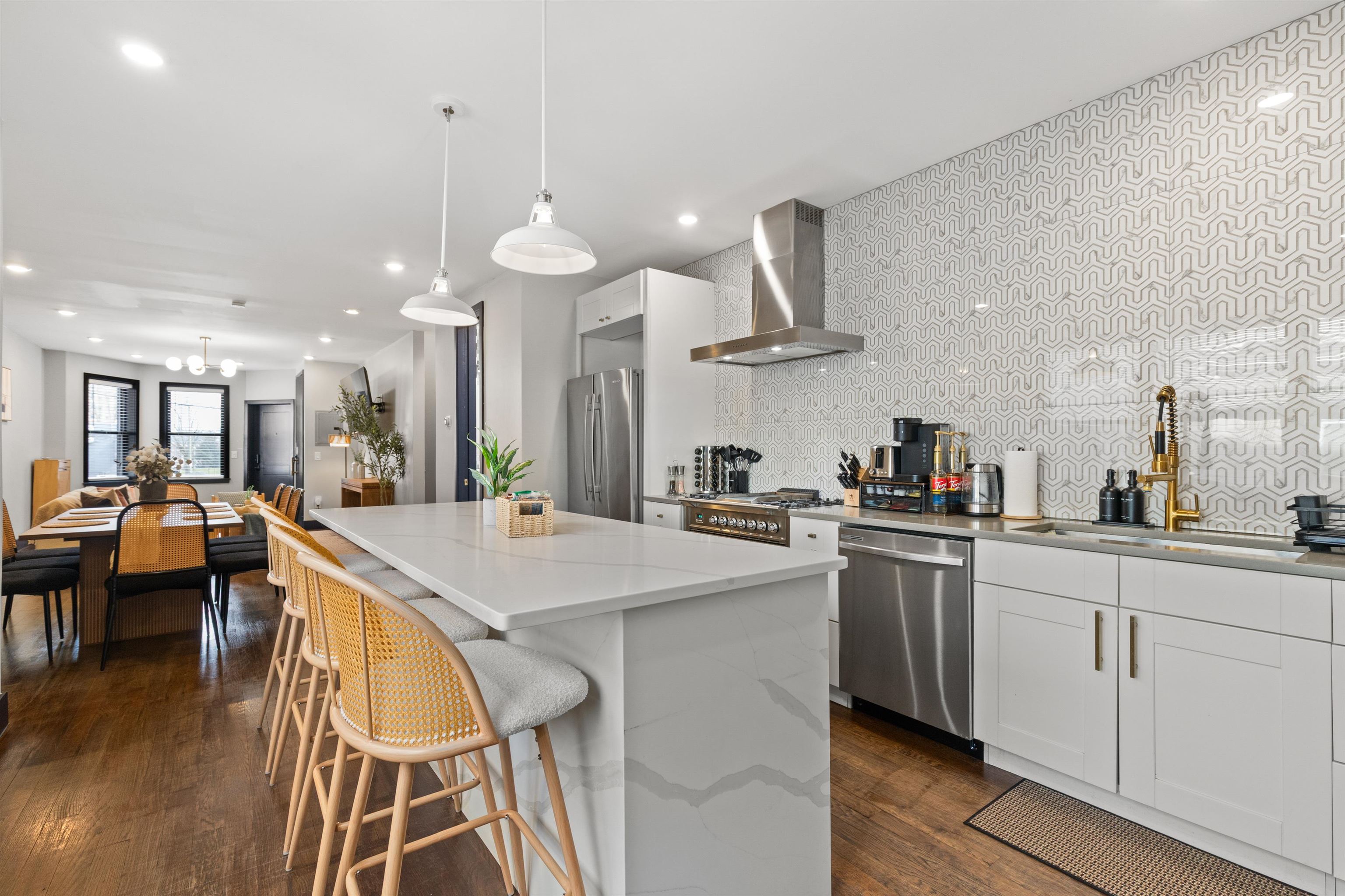 245 SUMMIT AVE - Photo 2