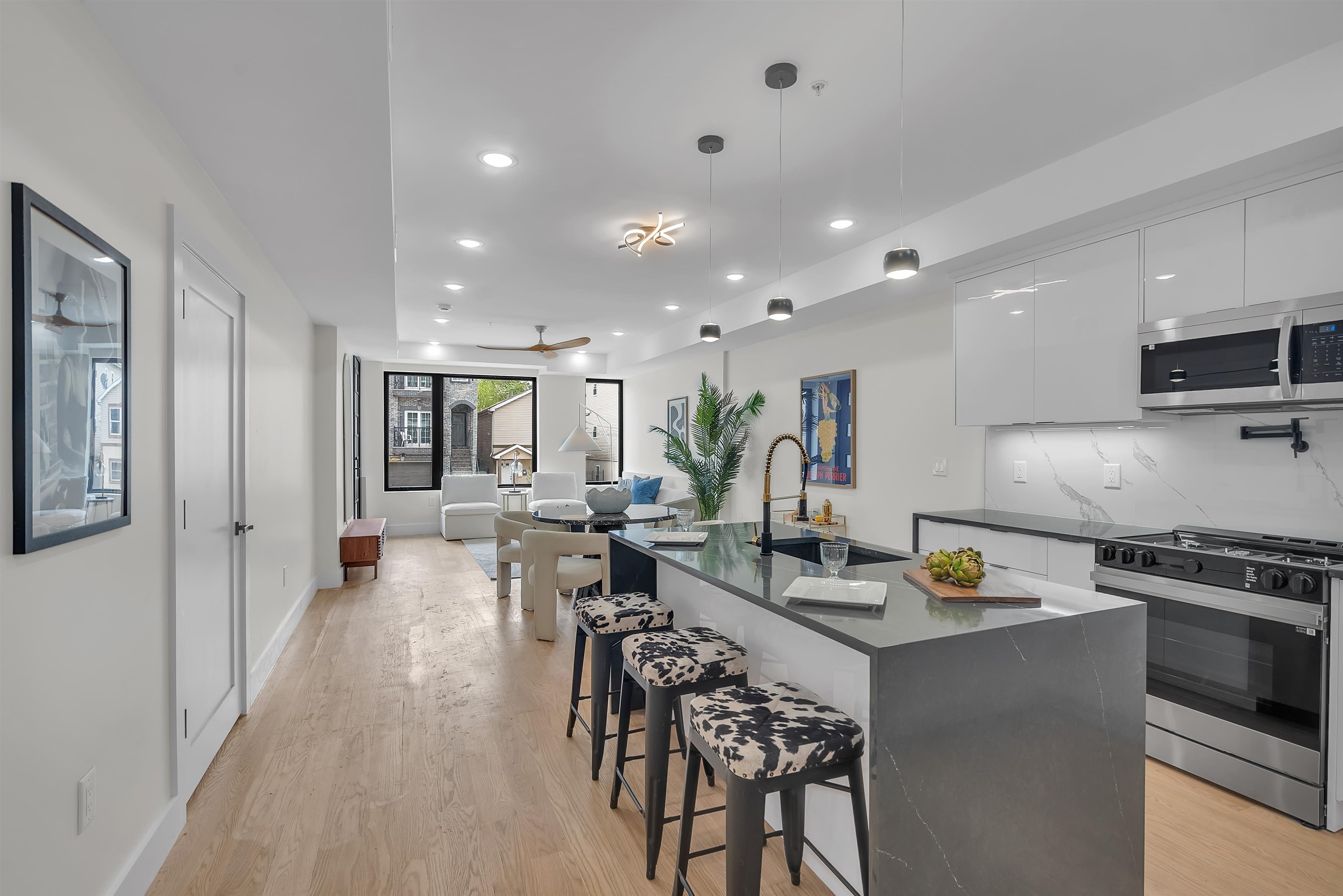 82 PAMRAPO AVE - Photo 3
