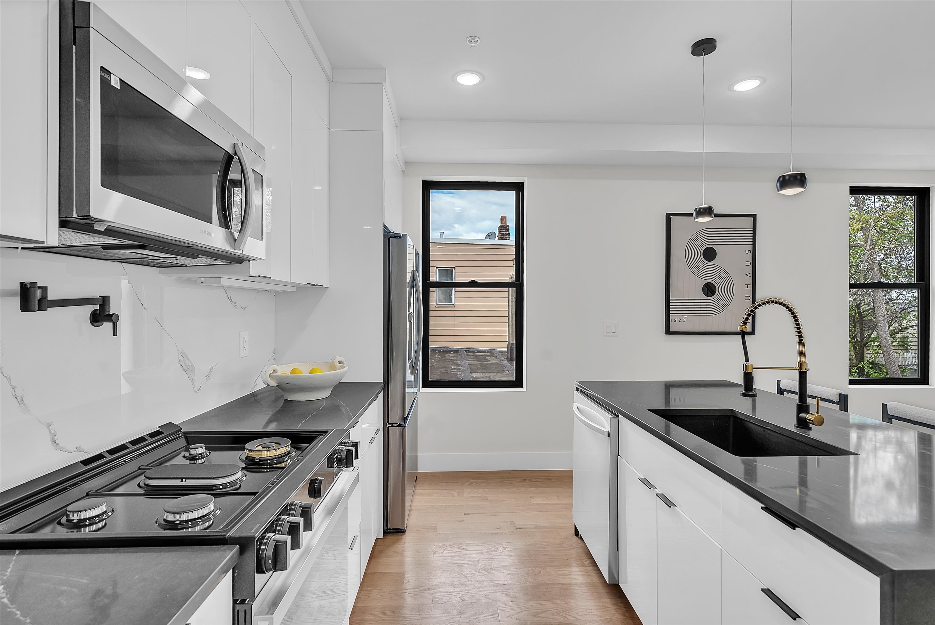 82 PAMRAPO AVE - Photo 3