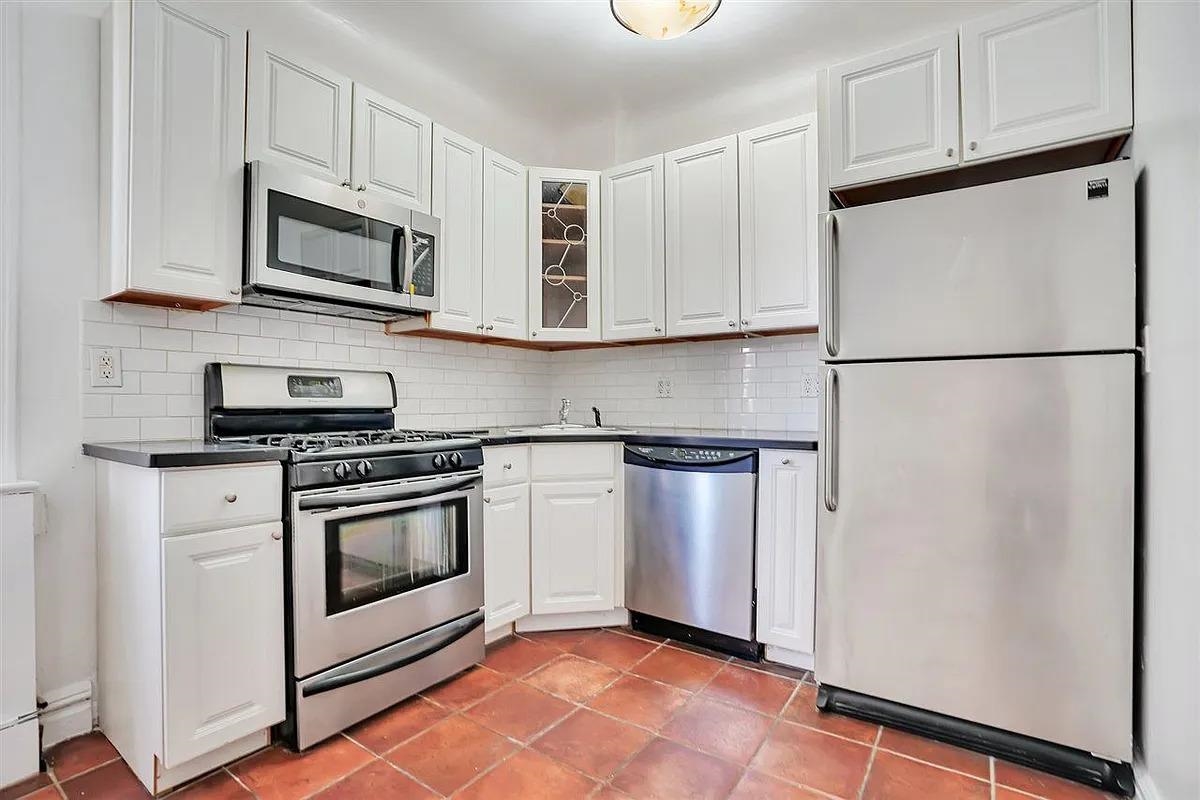6015 BLVD EAST - Photo 1