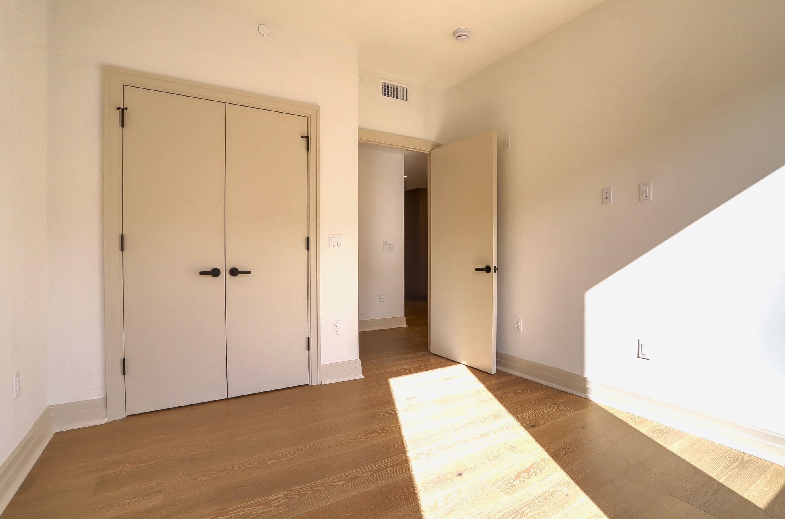 921 MADISON ST #401