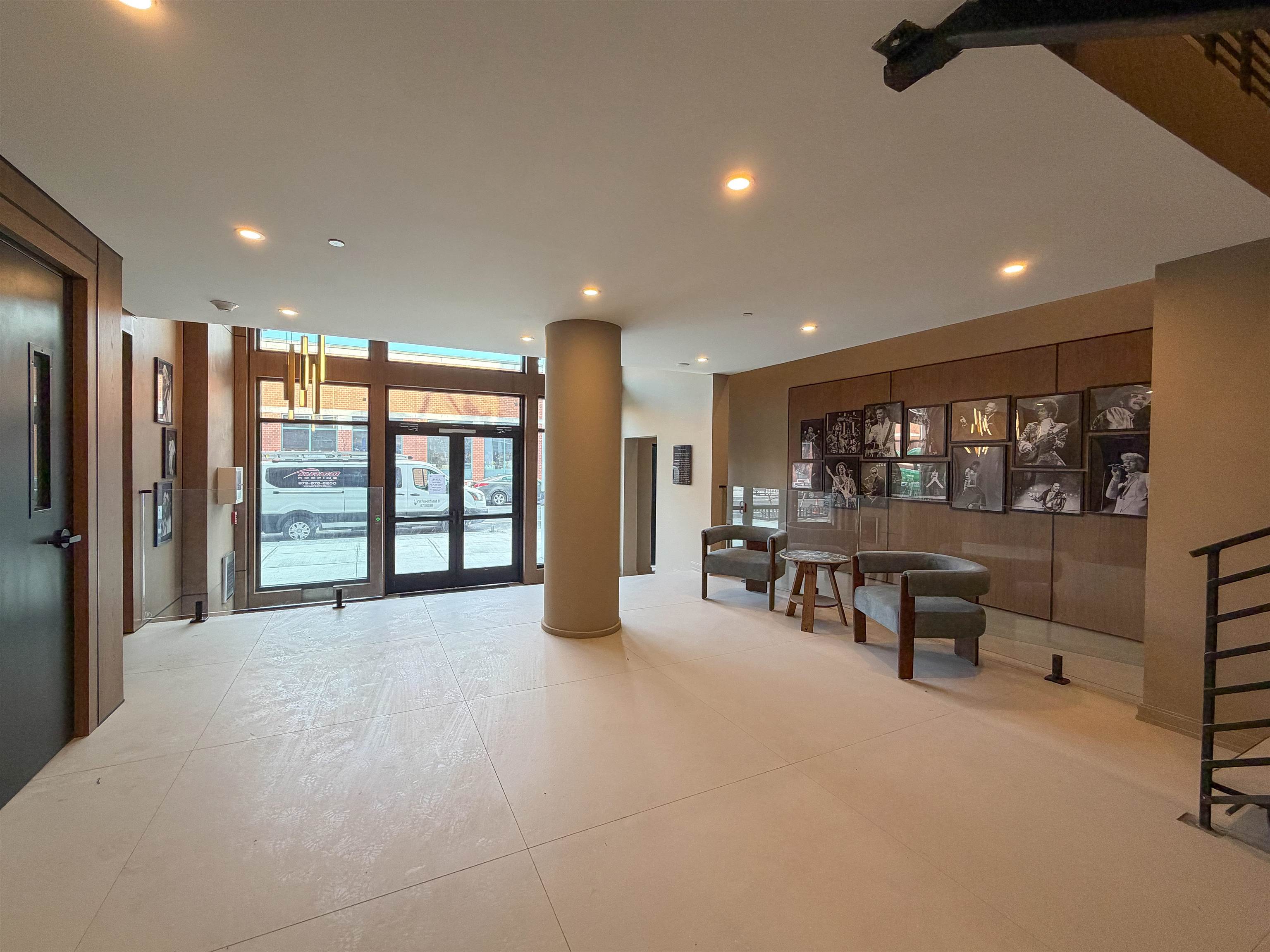 921 MADISON ST #401