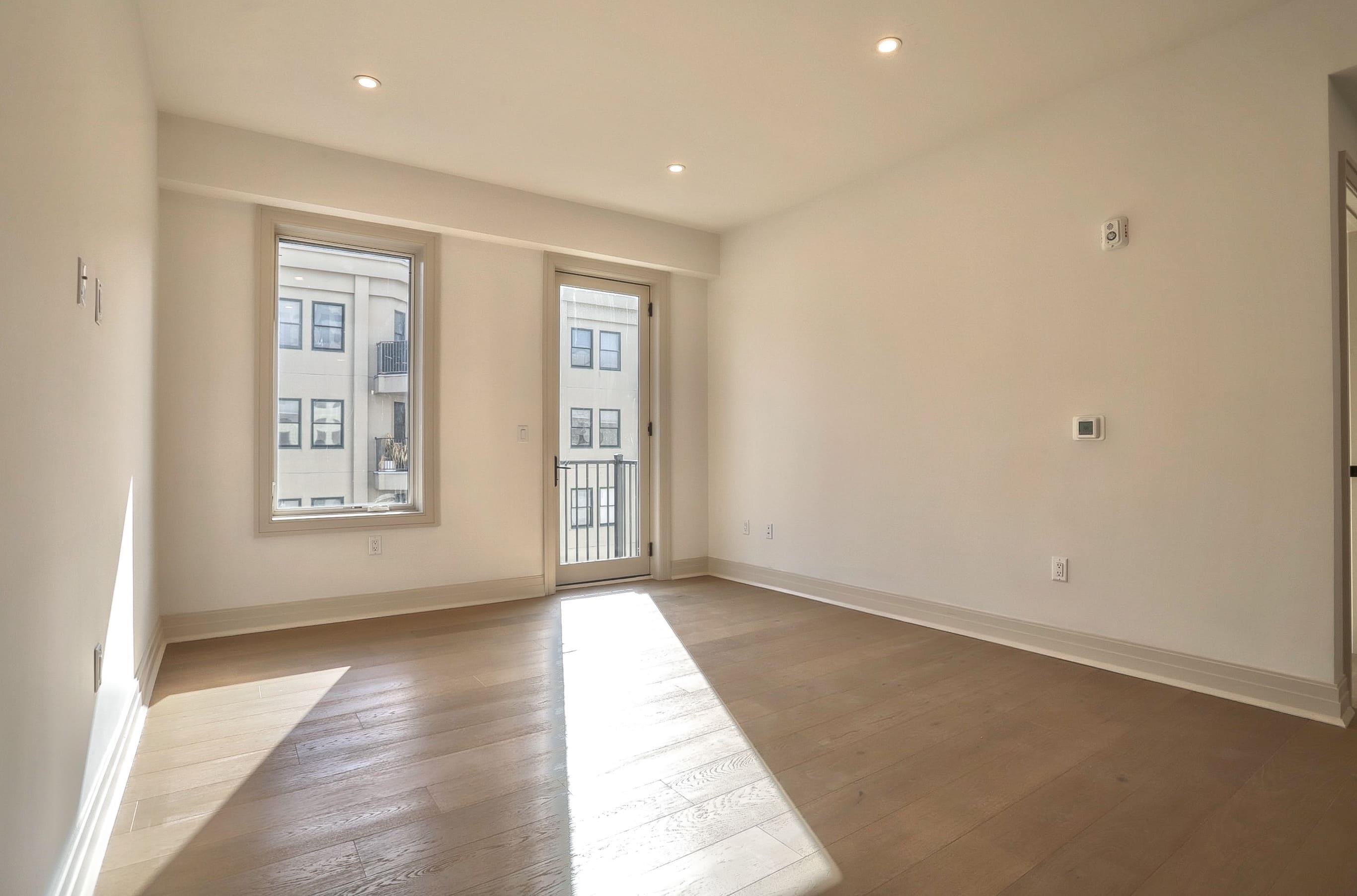 921 MADISON ST #401