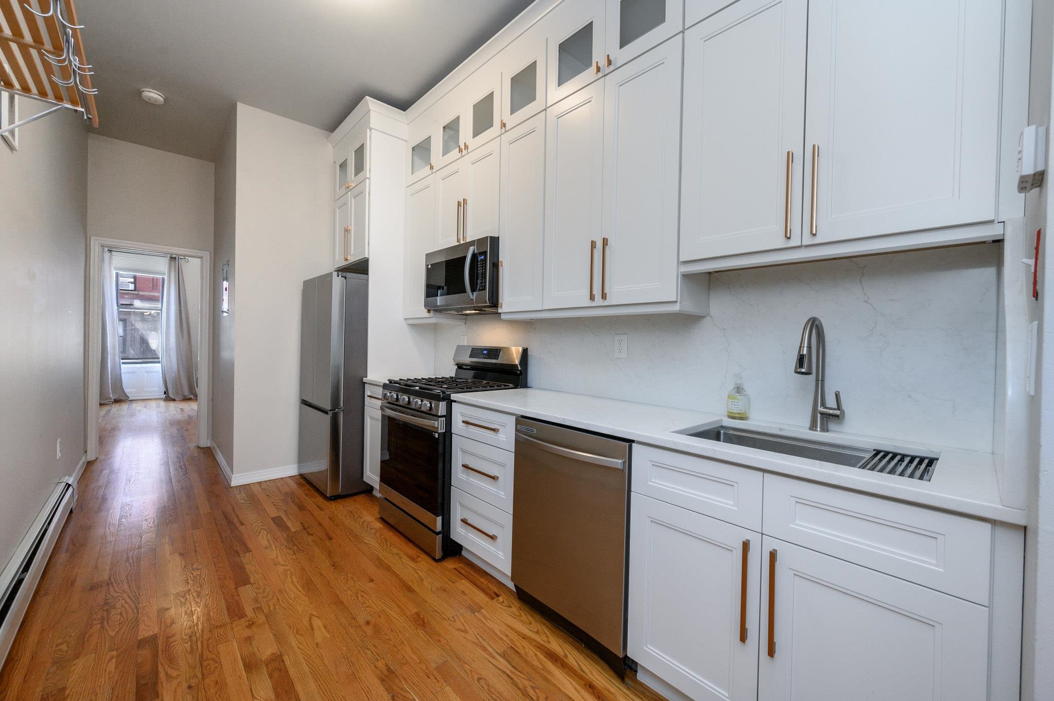1013 PARK AVE #1L