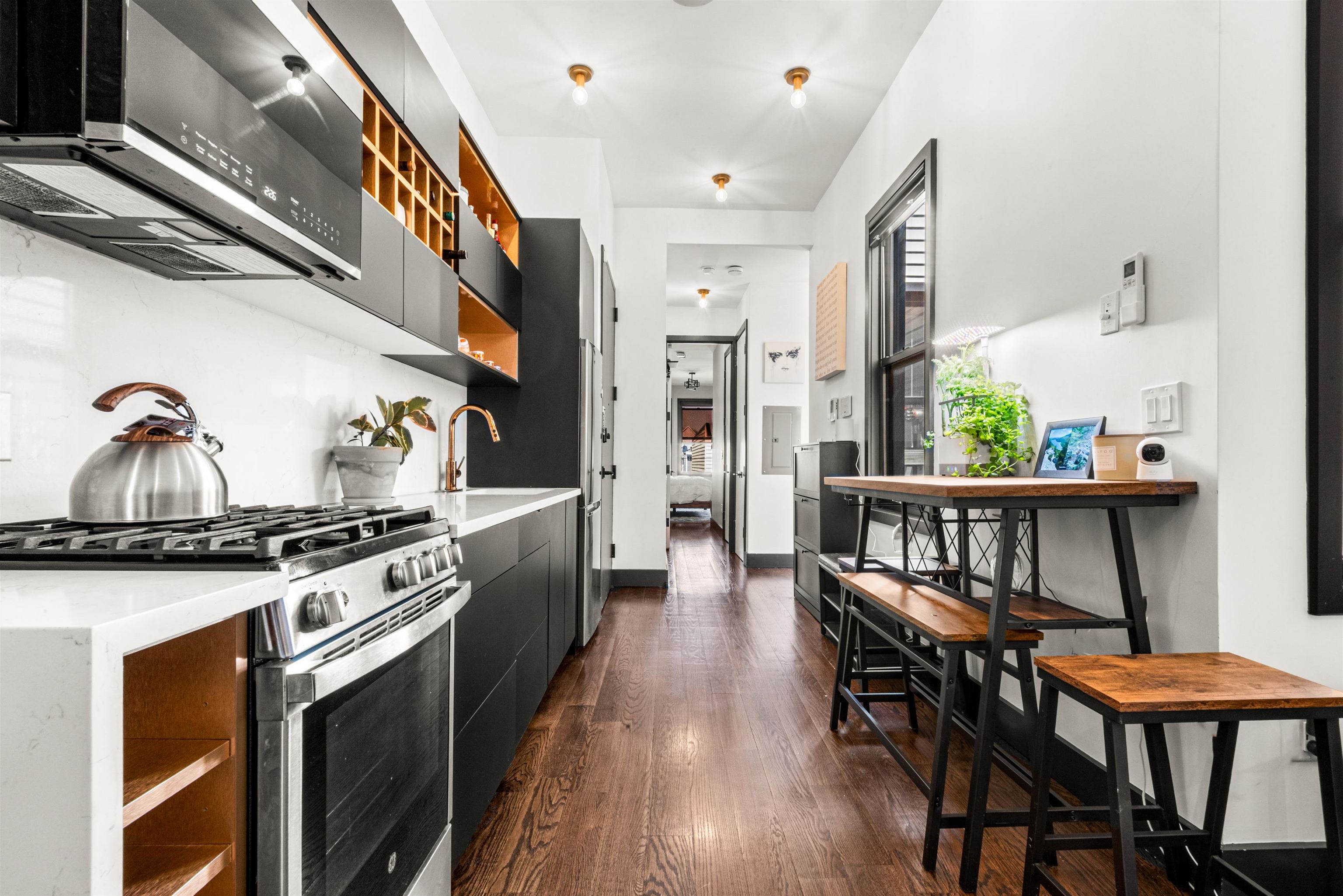43 THORNE ST #3L