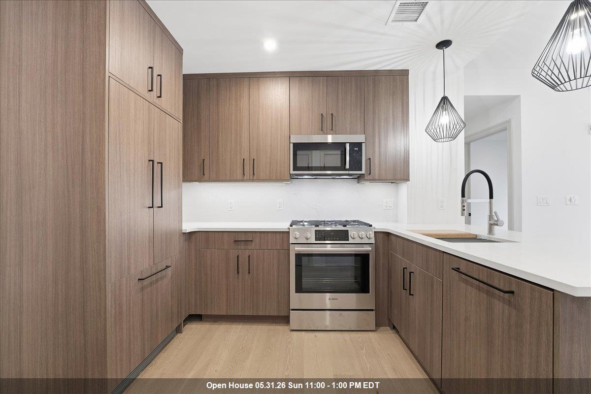 921 MADISON ST - Photo 1