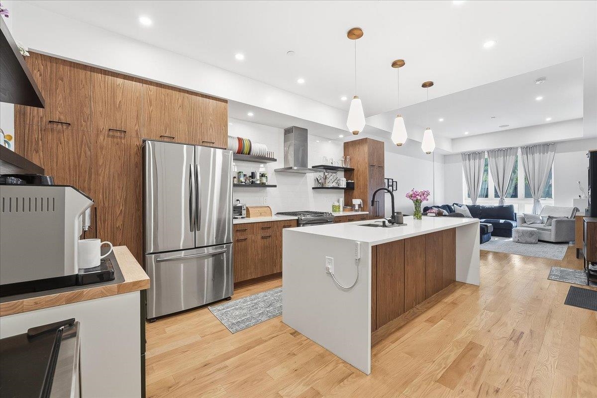 337 PALISADE AVE - Photo 4
