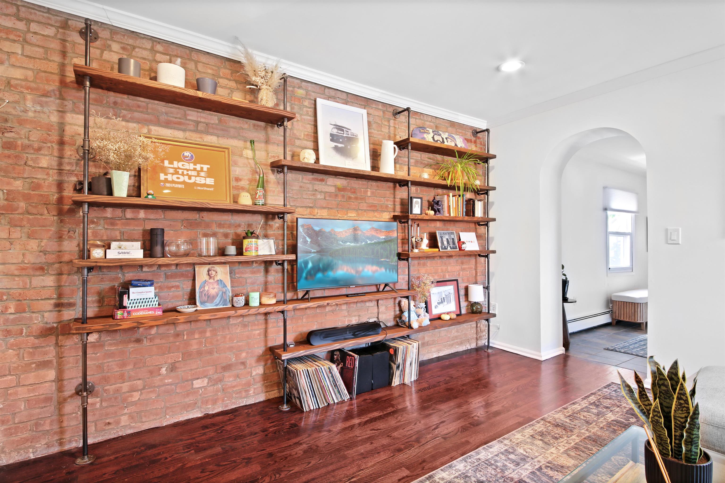 331 VARICK ST #2