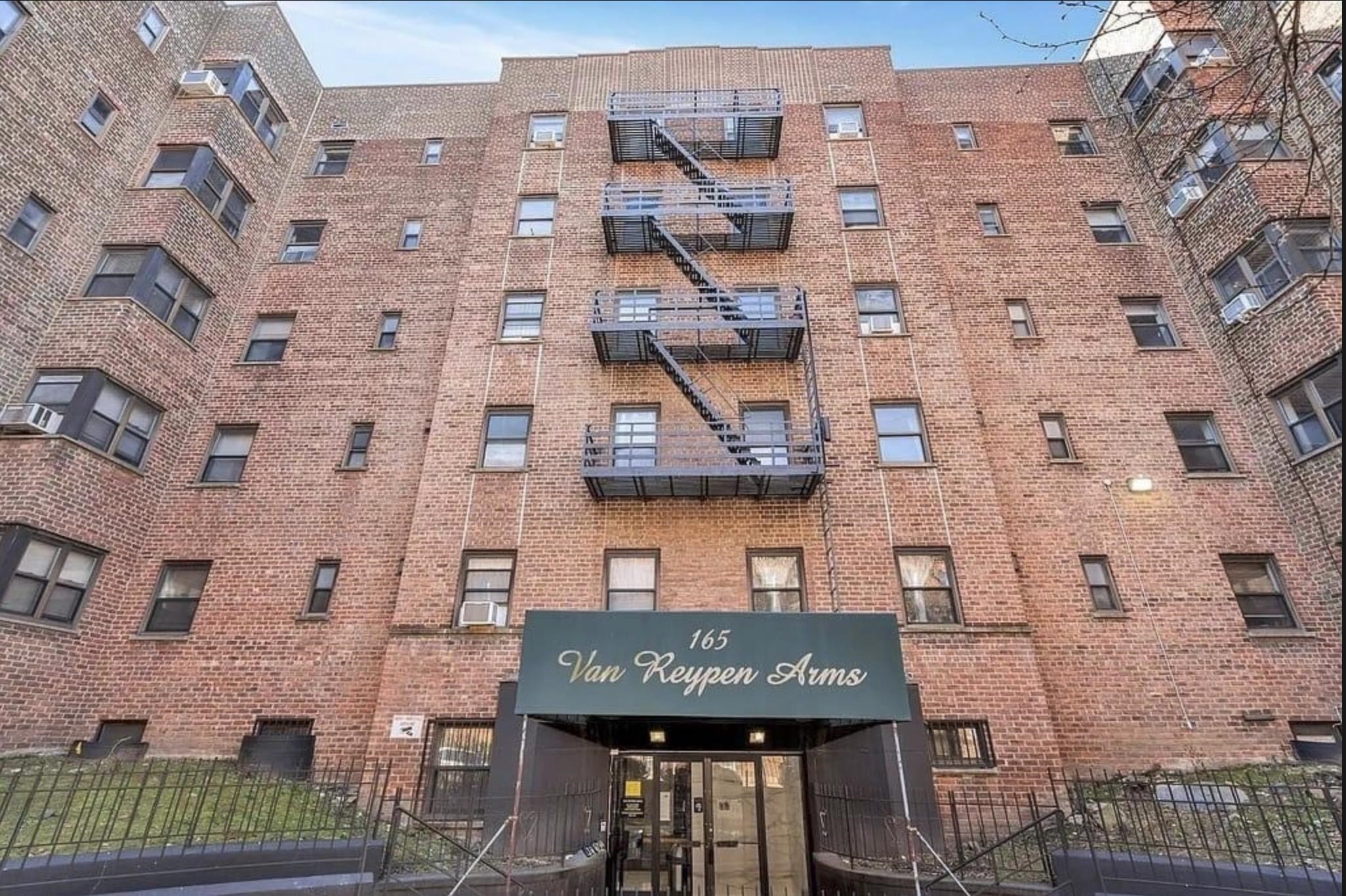 165 VROOM ST - Photo 1