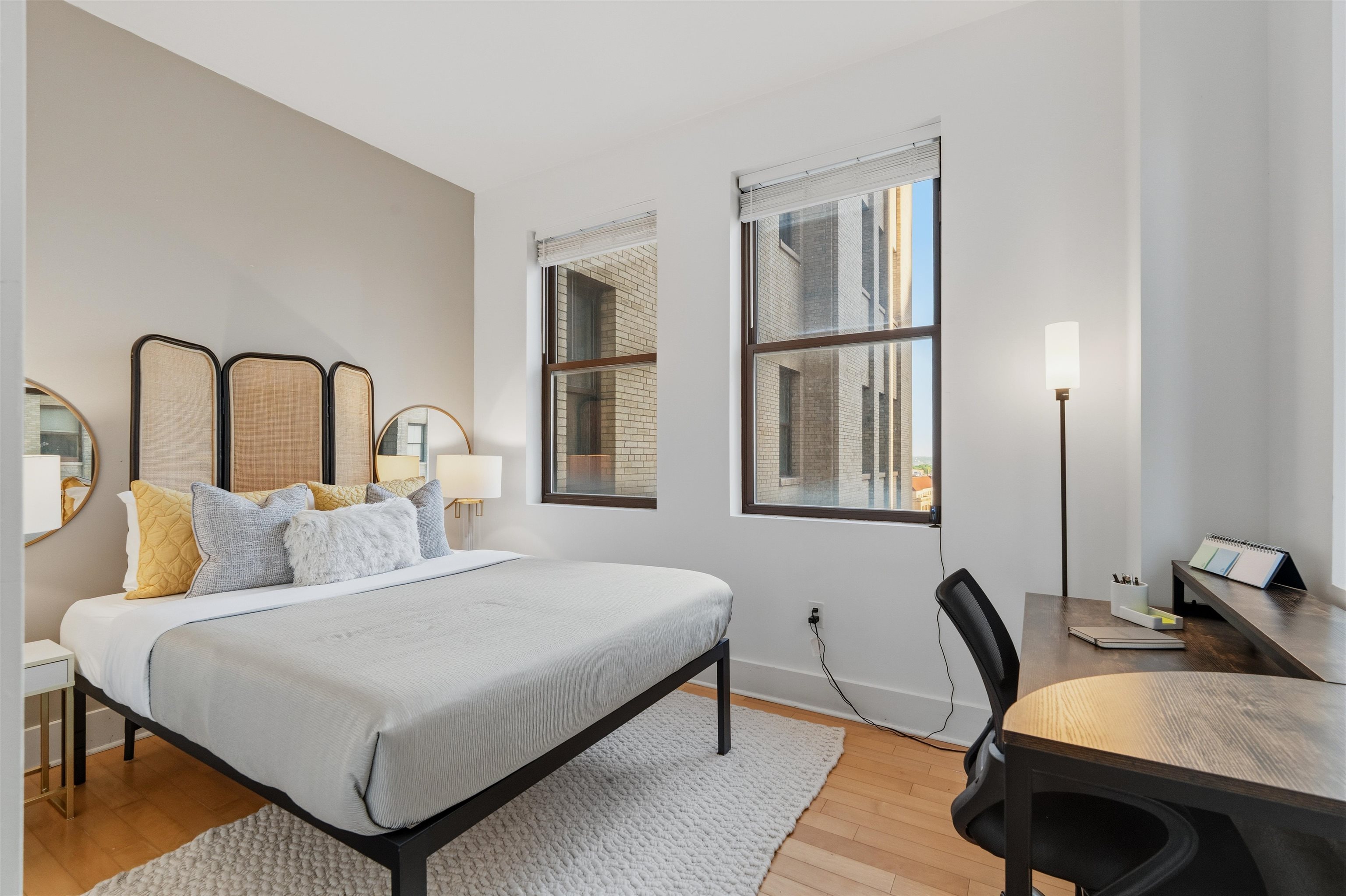 4 BEACON WAY #914
