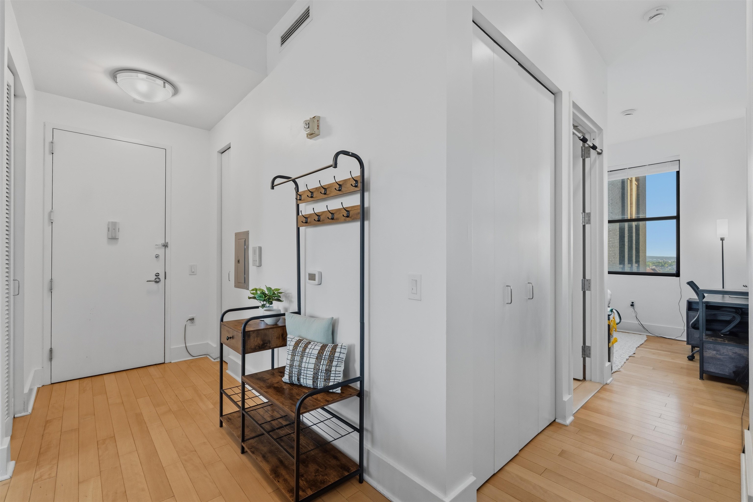 4 BEACON WAY #914