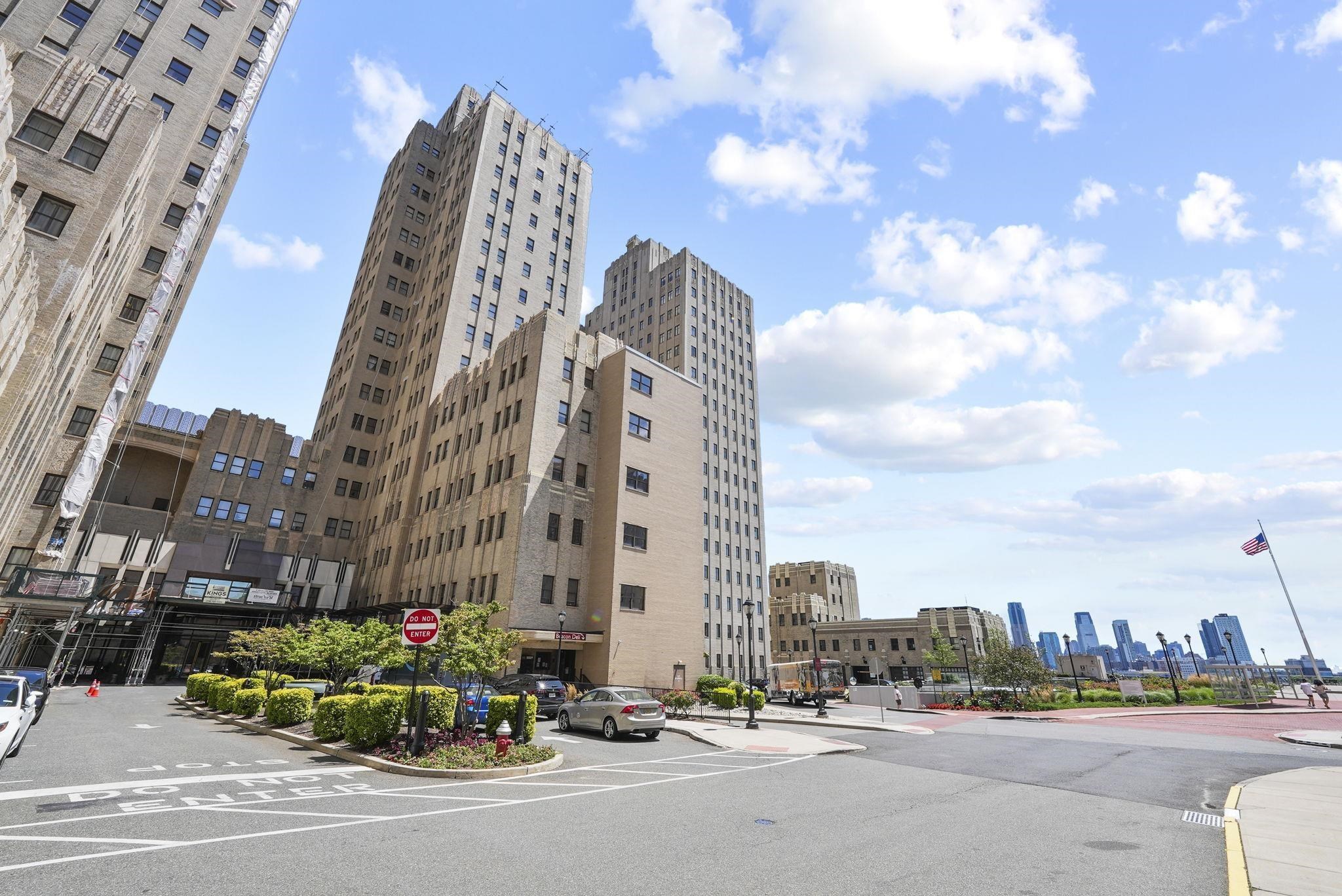 4 BEACON WAY #914