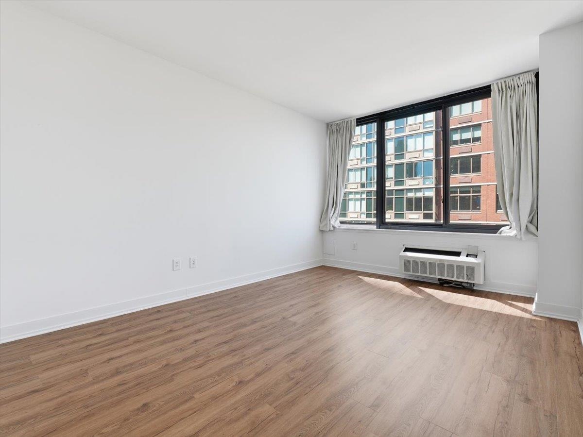 389 WASHINGTON ST #7F