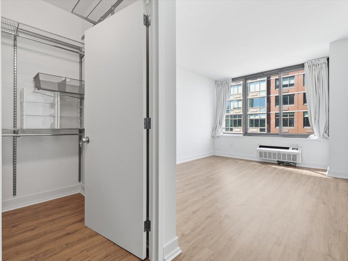 389 WASHINGTON ST #7F