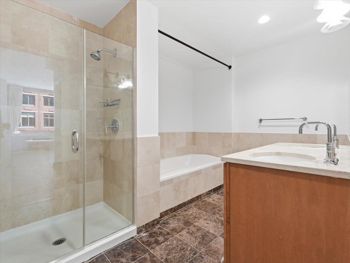 389 WASHINGTON ST #7F