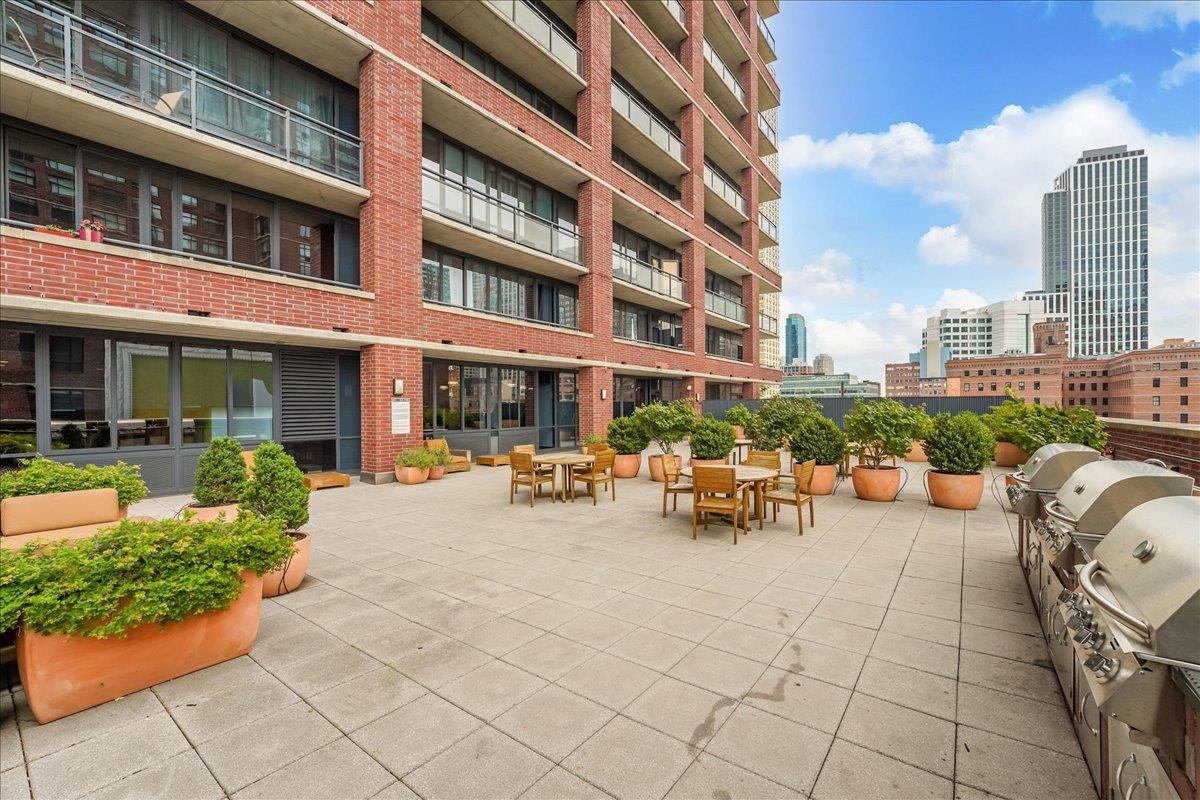 389 WASHINGTON ST #7F