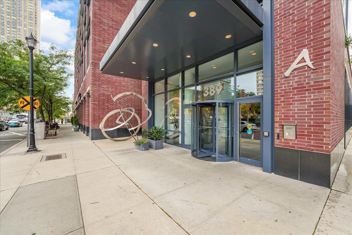 389 WASHINGTON ST #7F