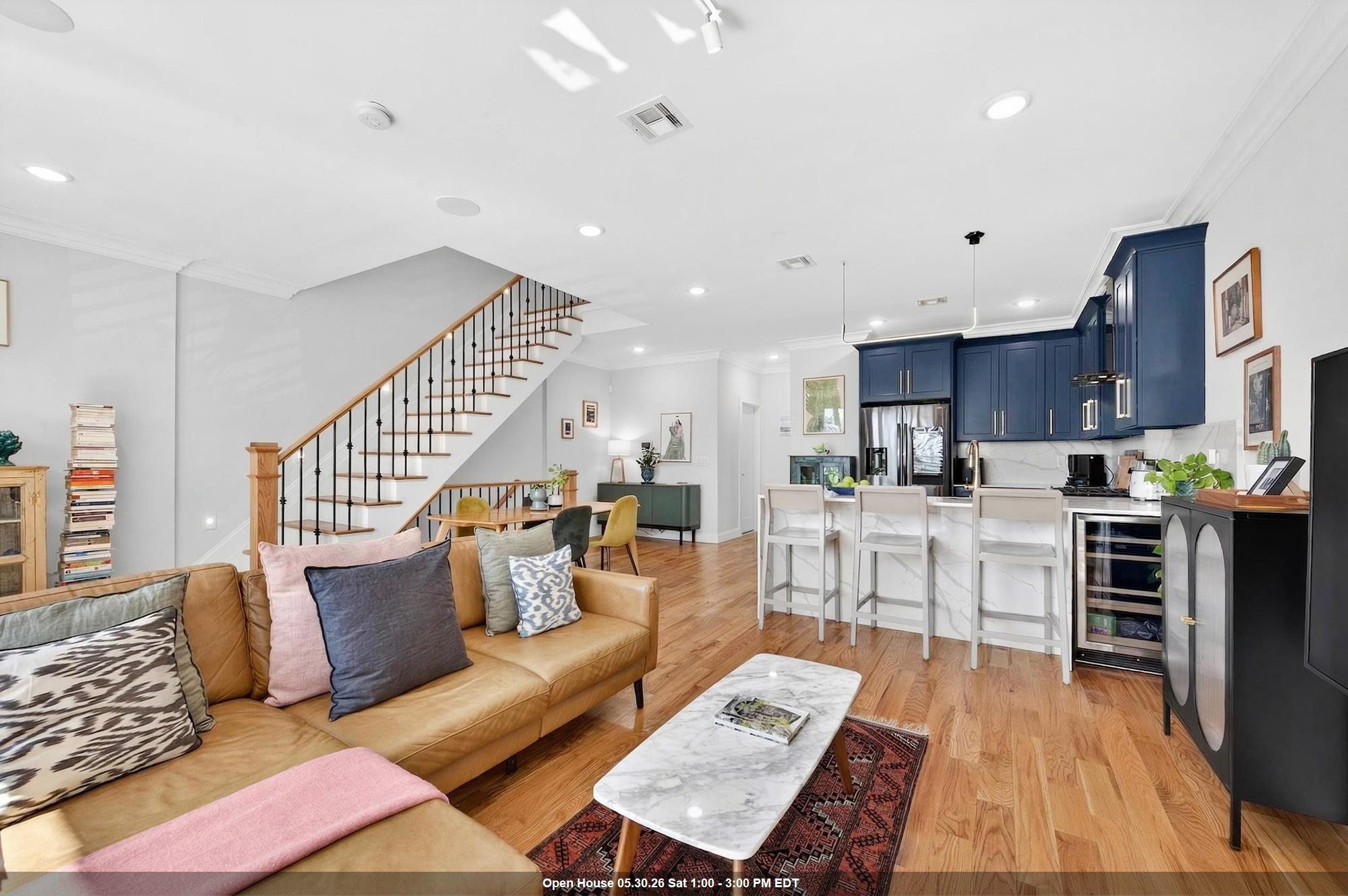 865 SUMMIT AVE - Photo 1