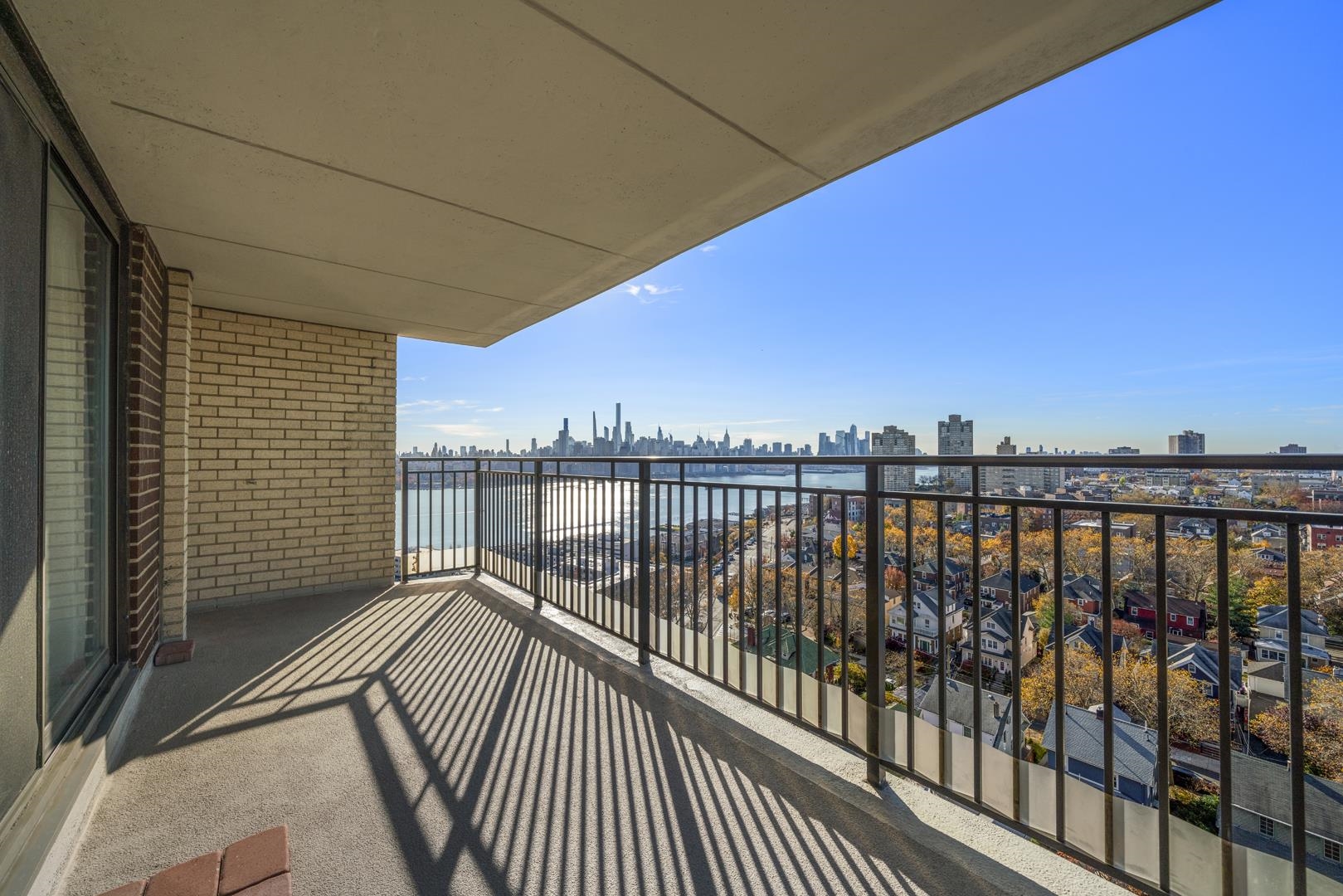 7855 BLVD EAST - Photo 3