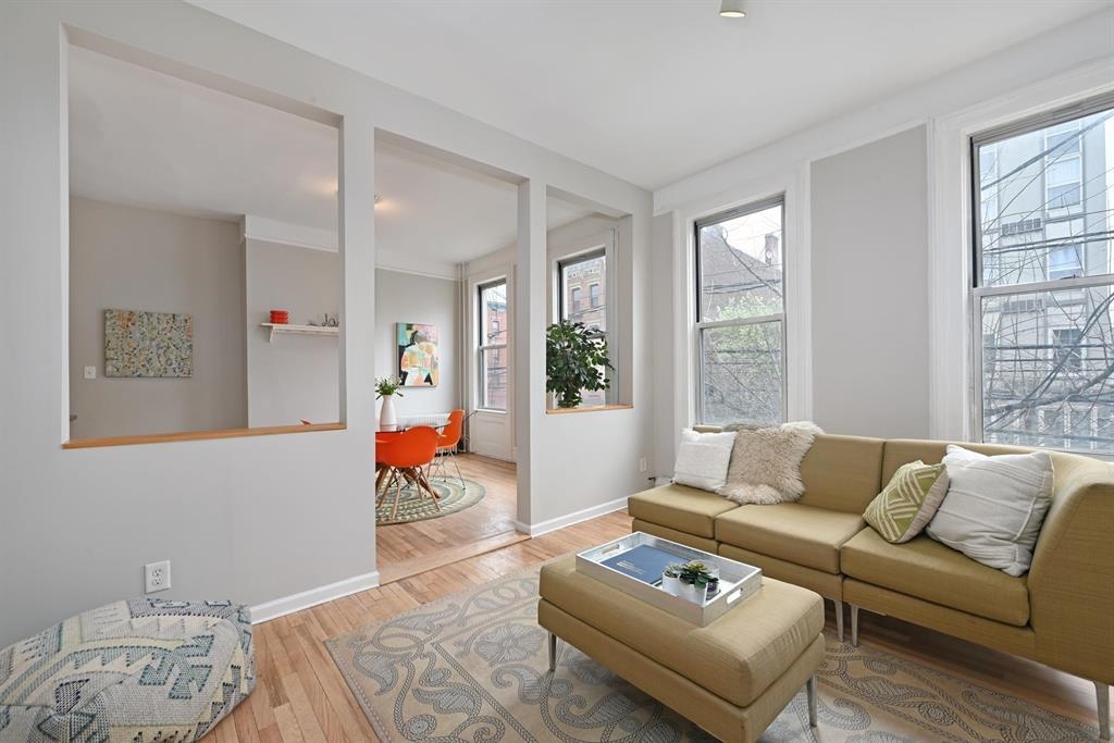 126 MADISON ST #2