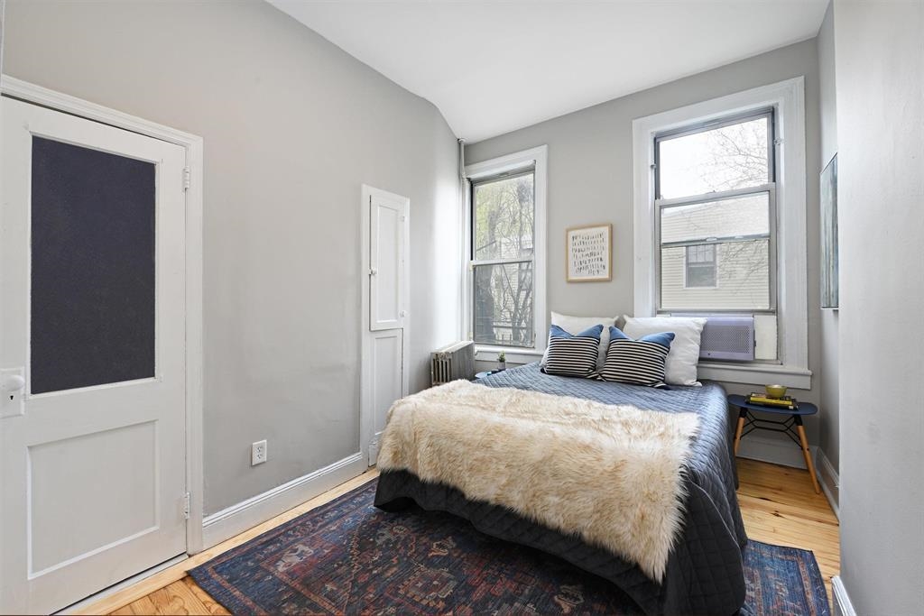 126 MADISON ST #2