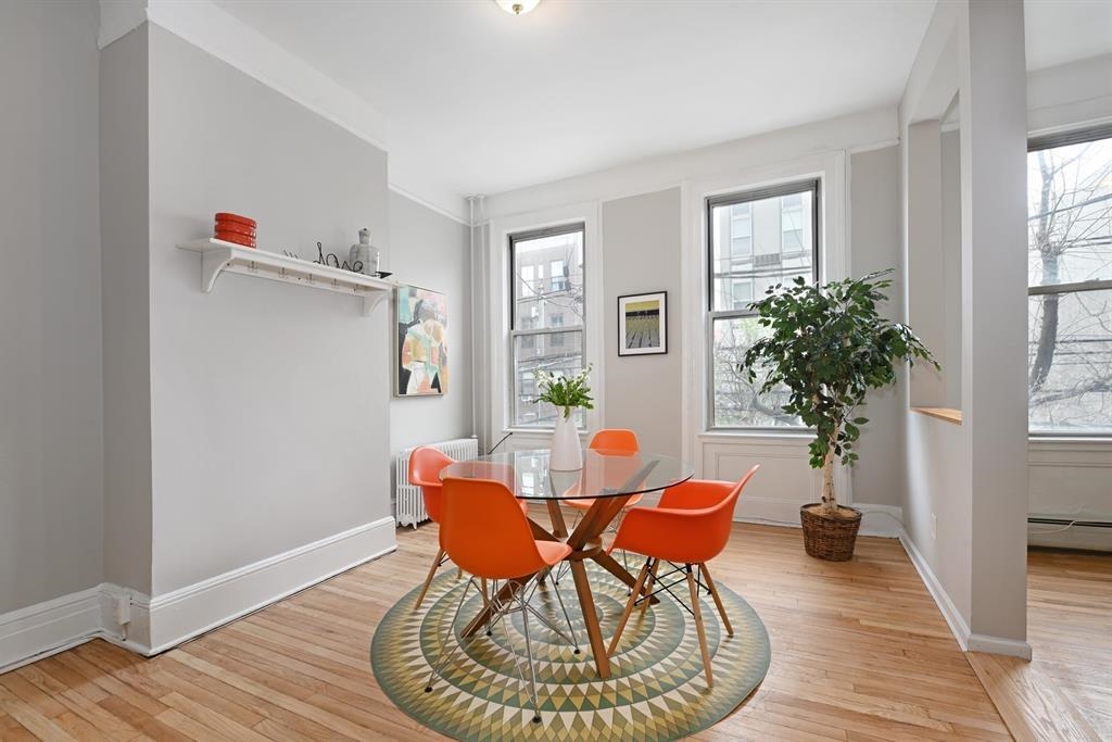 126 MADISON ST #2