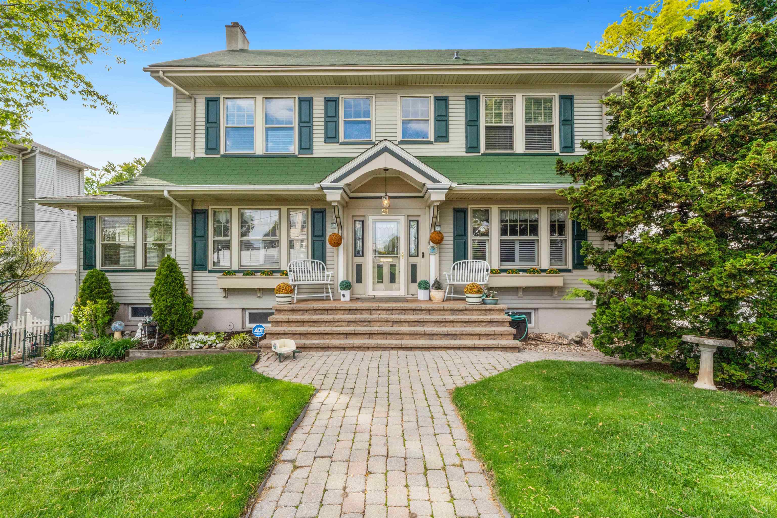 23 PLEASANT PL - Photo 1