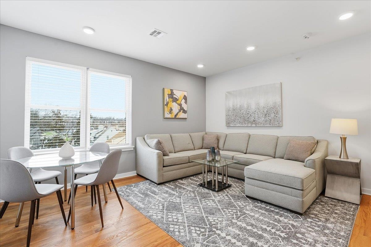 660 BLOOMFIELD AVE - Photo 2