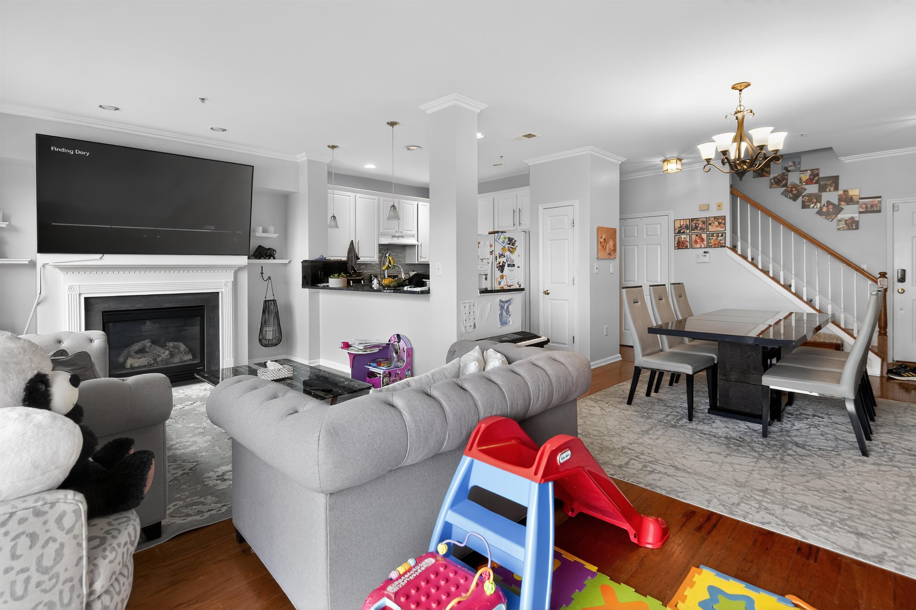 92 LYON CT - Photo 5