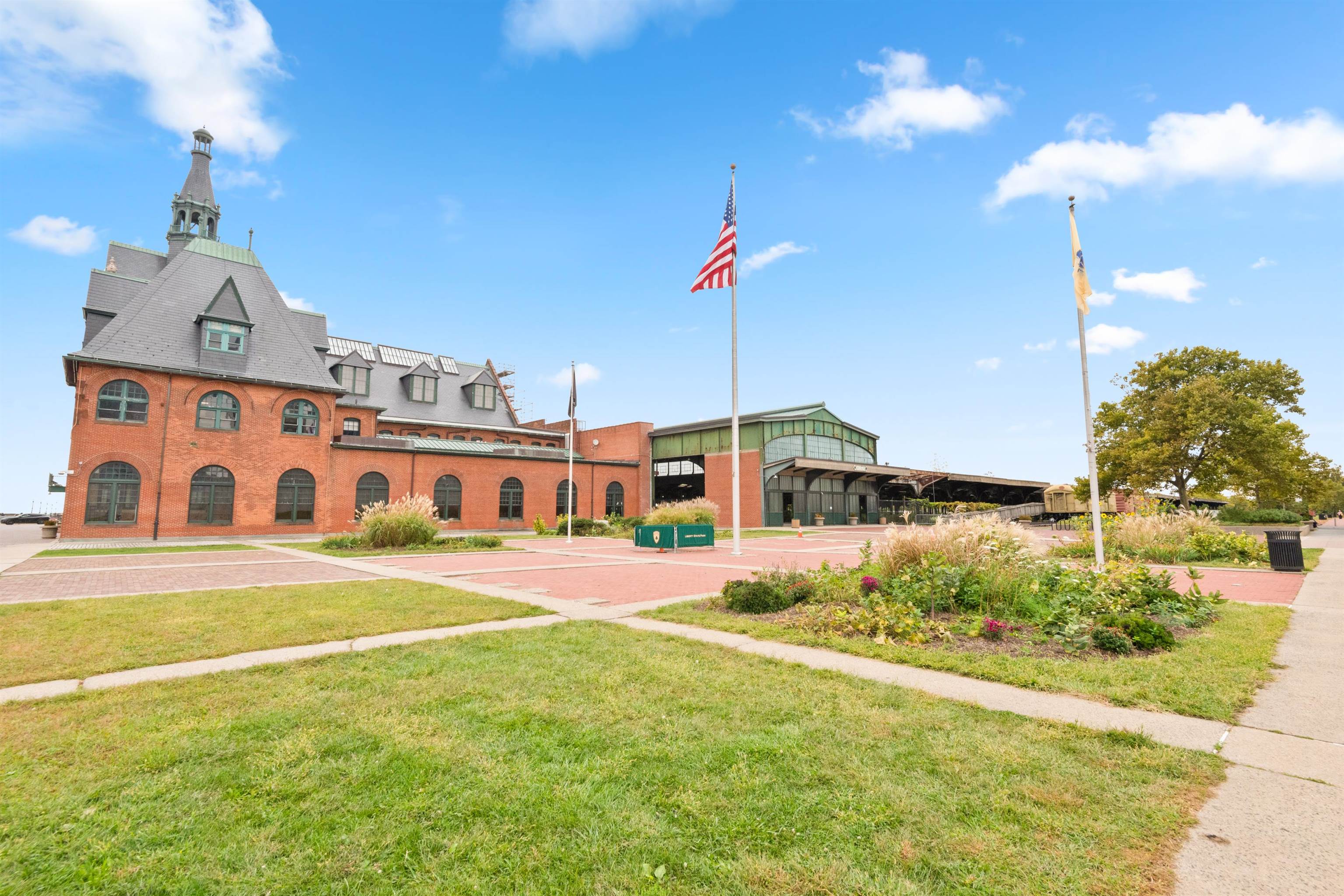 300 COMMUNIPAW AVE #154
