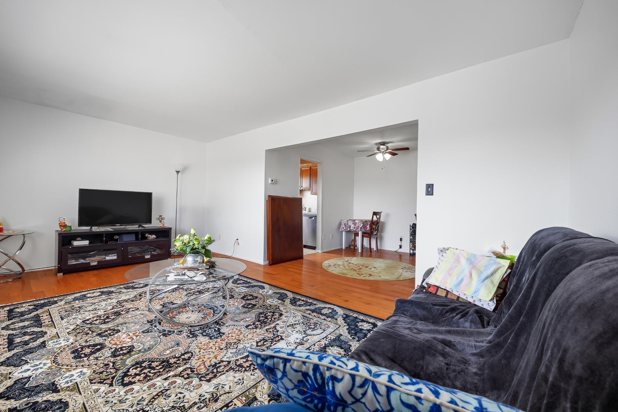 747 RIVERSIDE AVE - Photo 4
