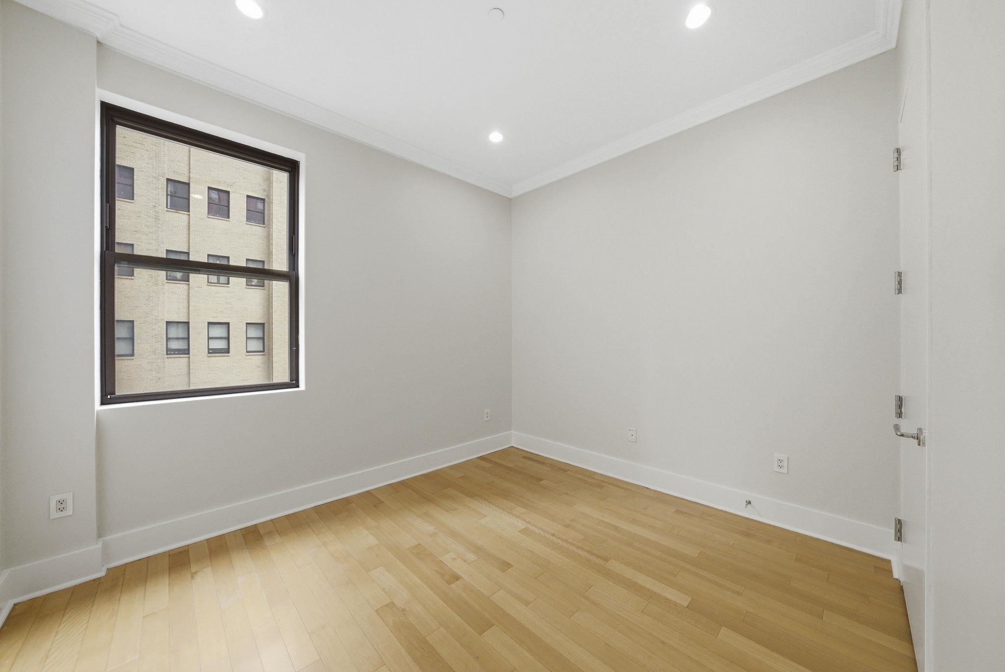 4 BEACON WAY #1404