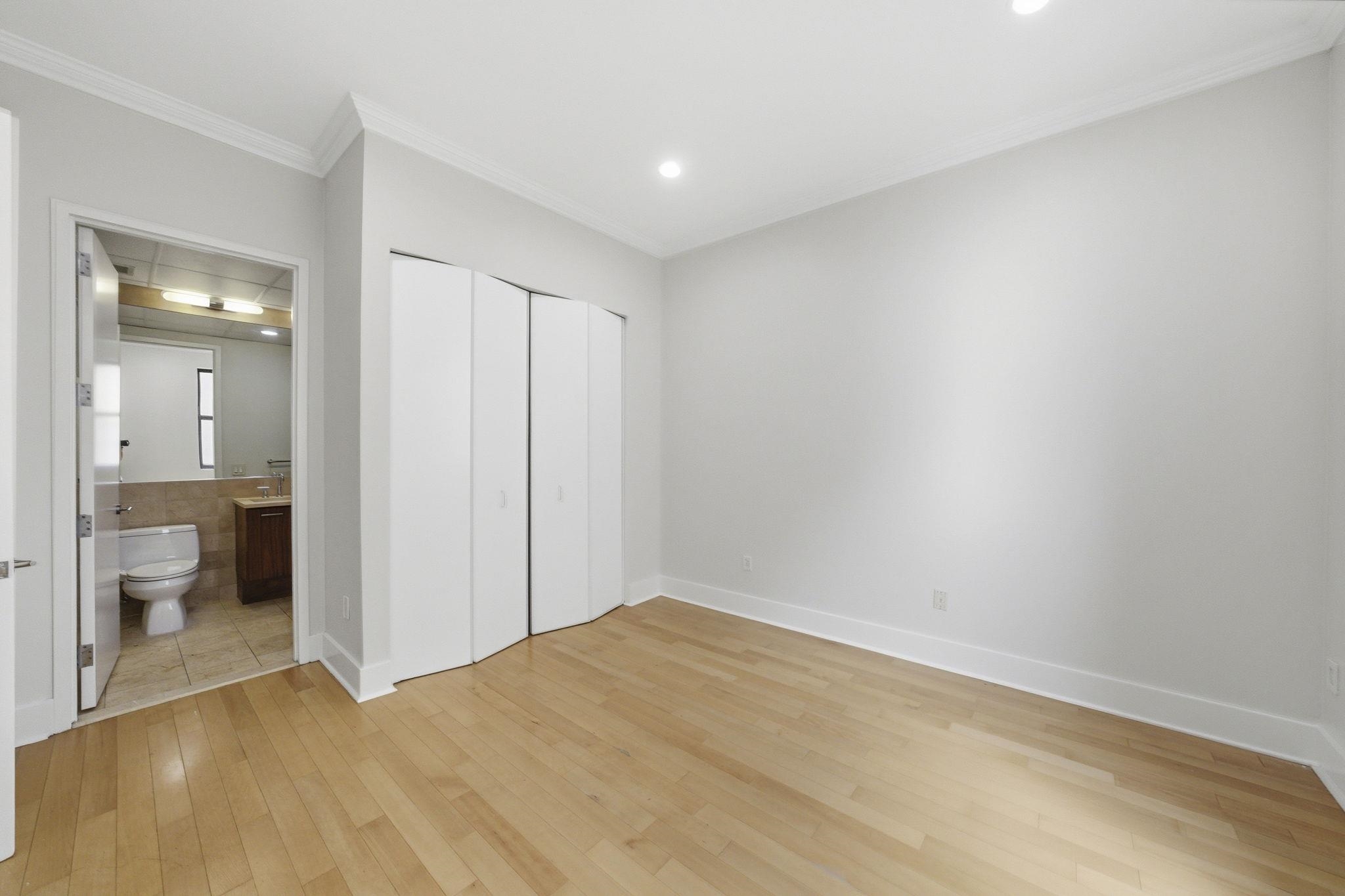 4 BEACON WAY #1404