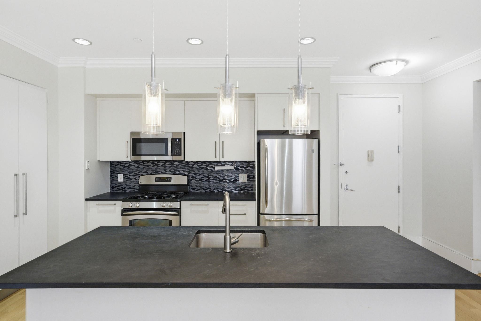 4 BEACON WAY #1404