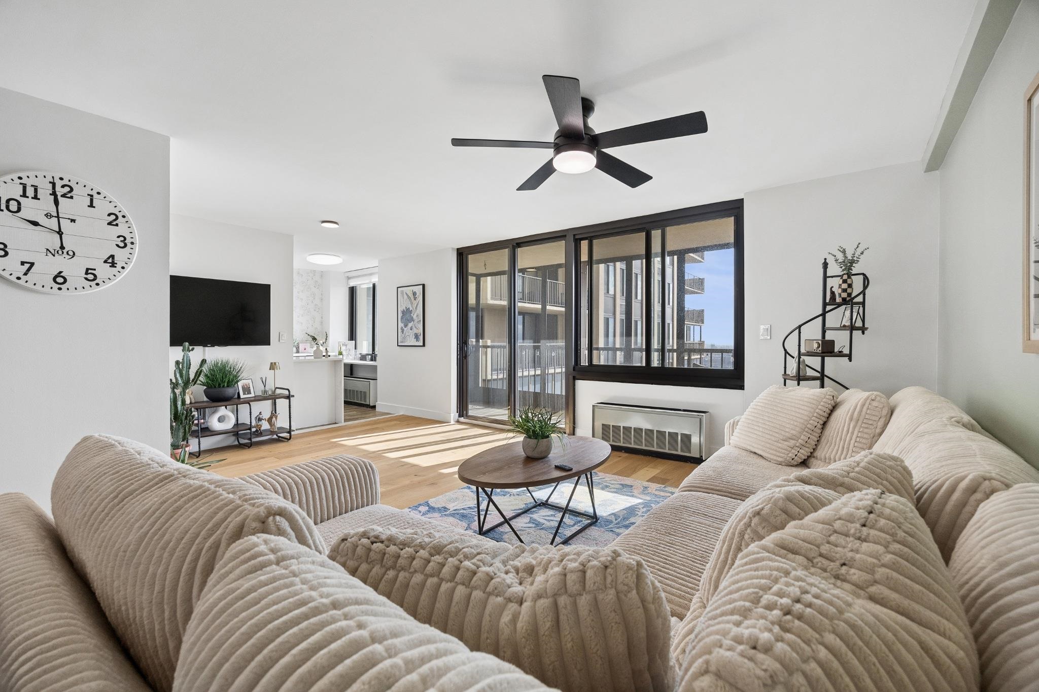 200 WINSTON DR - Photo 2