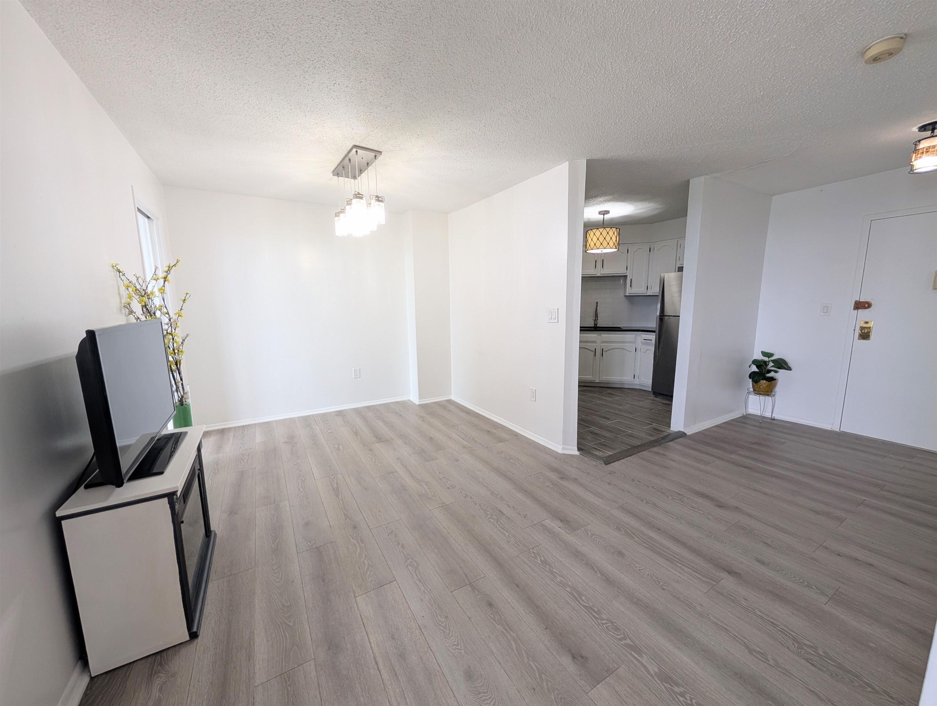 918 HARMON COVE TOWER - Photo 4