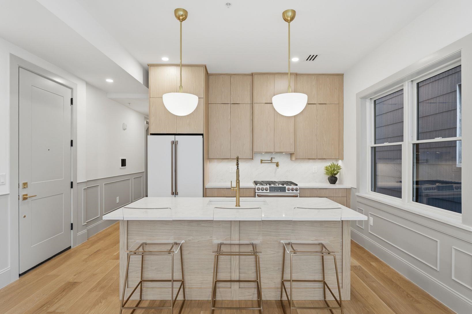 206 SHERMAN AVE - Photo 4