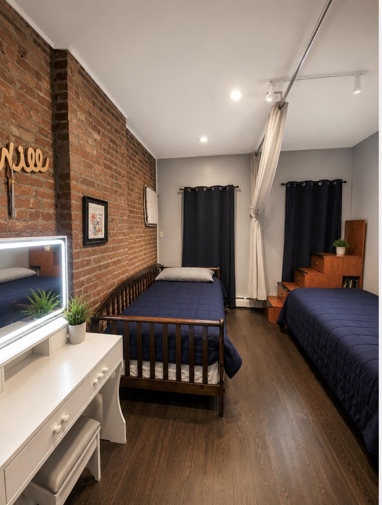 251 WASHINGTON ST #second floor