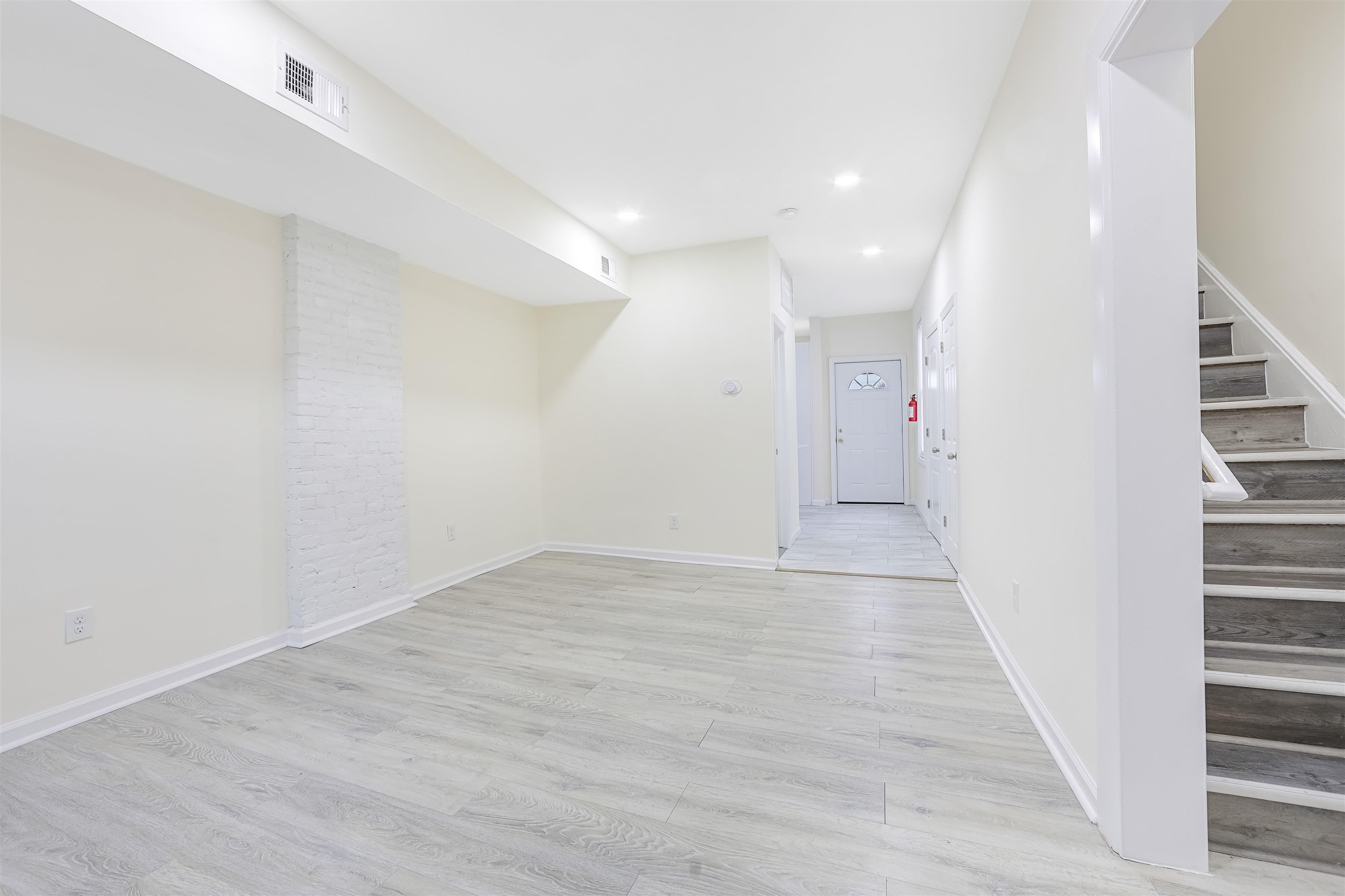 88 DEVON ST - Photo 4