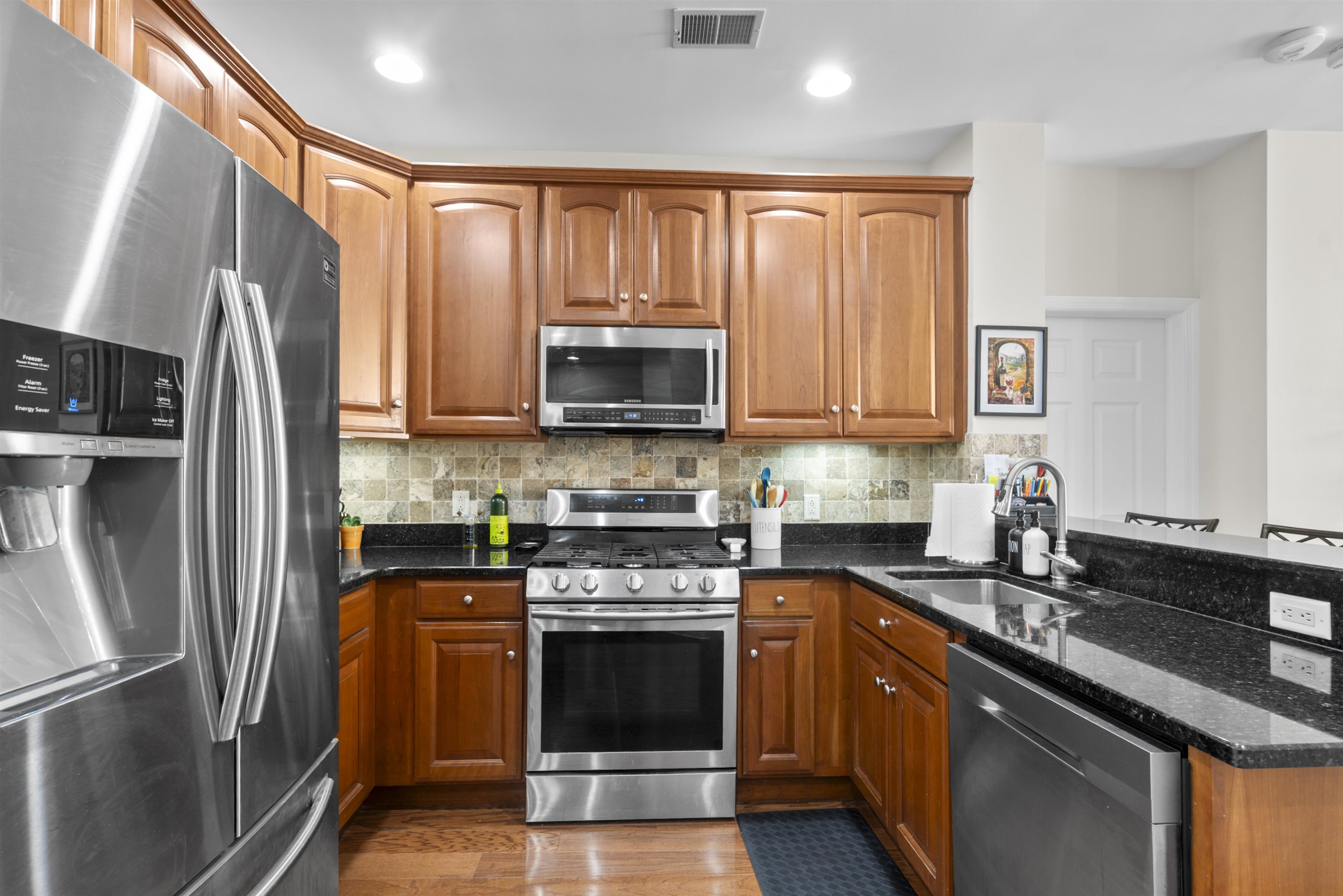 7400 RIVER RD - Photo 2