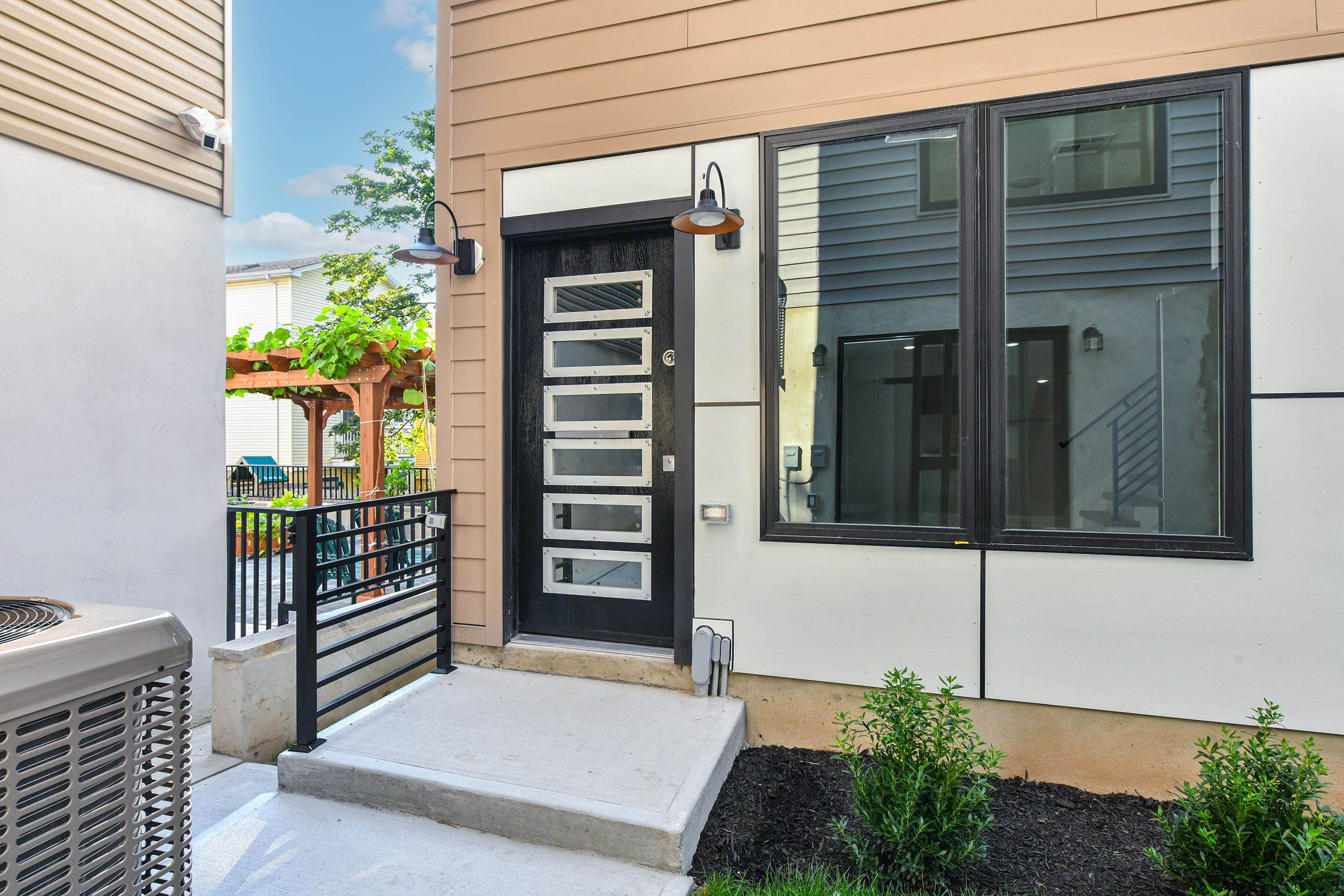 221 COLUMBIA AVE - Photo 2