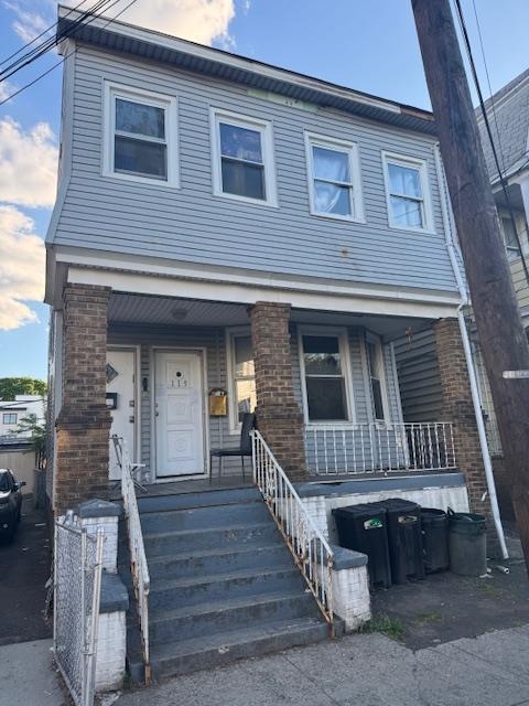 119 WOODLAWN AVE - Photo 1