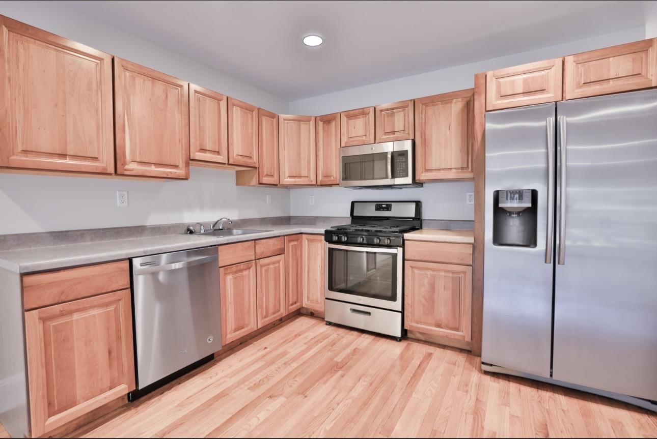 1703 CLIFF ST - Photo 1